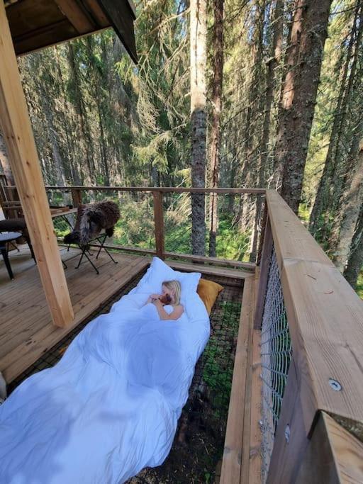 Готель Treetop Ekne - Hytte I Skogen Med Hengebru Левангер Екстер'єр фото