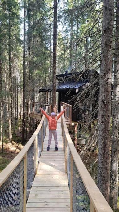 Готель Treetop Ekne - Hytte I Skogen Med Hengebru Левангер Екстер'єр фото